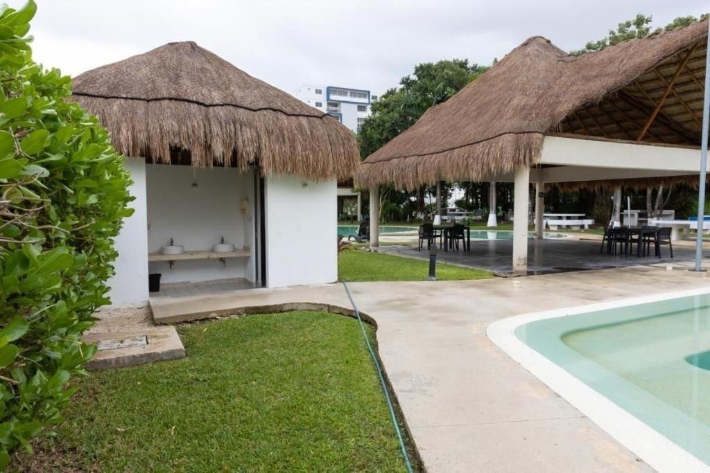 Exclusive Building 6 People 3 Cable Televisions 2 Swimming Pools Balcony, *