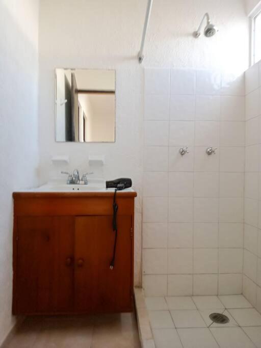 Сasa de vacaciones Casa Agradable Con Patio, Seguridad 24/7 Centrica *