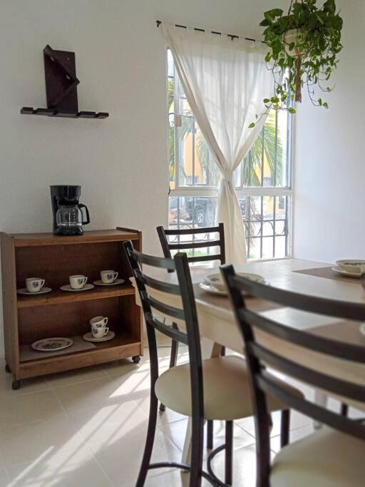 Casa Agradable Con Patio, Seguridad 24/7 Centrica Сasa de vacaciones