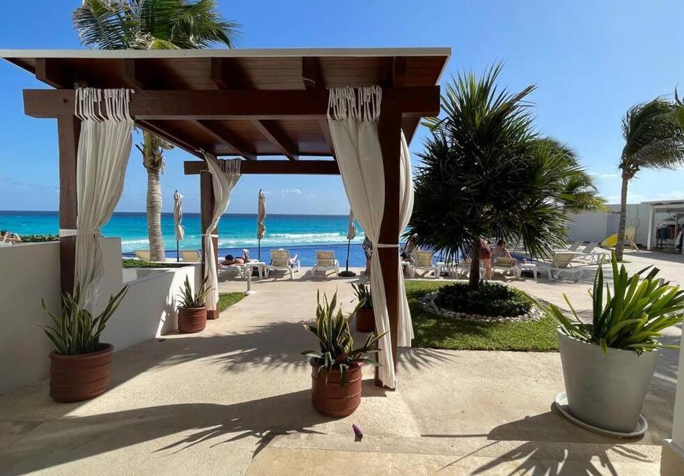 Ocean Dreams By Andiani Travel Apartahotel