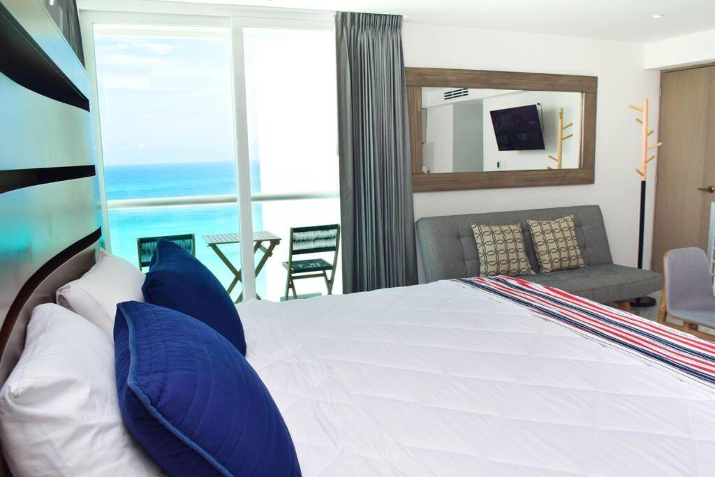 Hermoso Estudio Frente Al Mar, Balcon, Gym 3504 Apartamento *