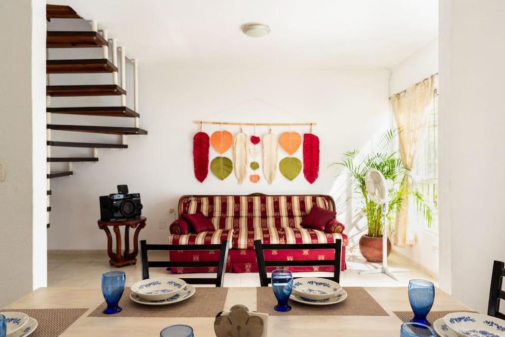Casa Agradable Con Patio, Seguridad 24/7 Centrica Сasa de vacaciones *