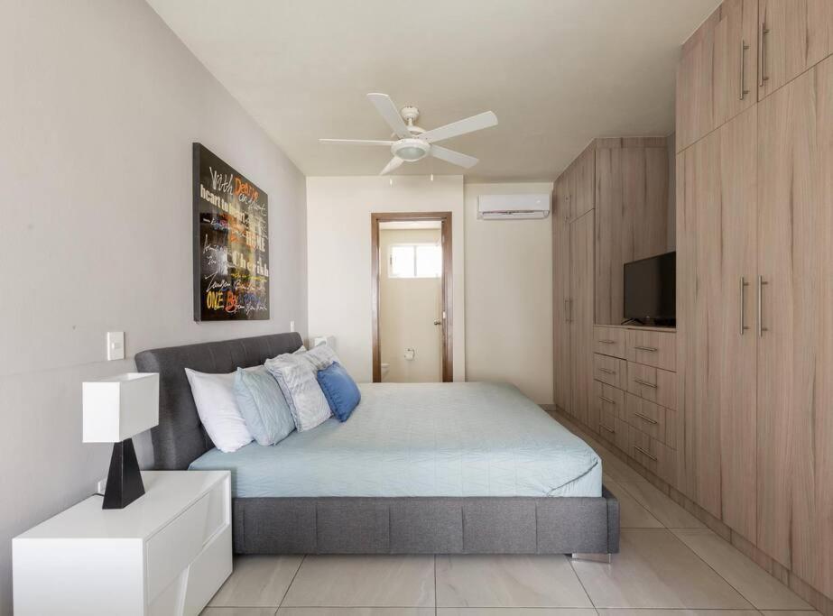 Luxury 2 Bedroom *