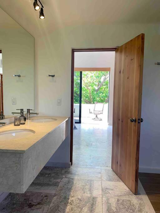 Villa Delightful Waterfront By Casa Paraiso Cancún
