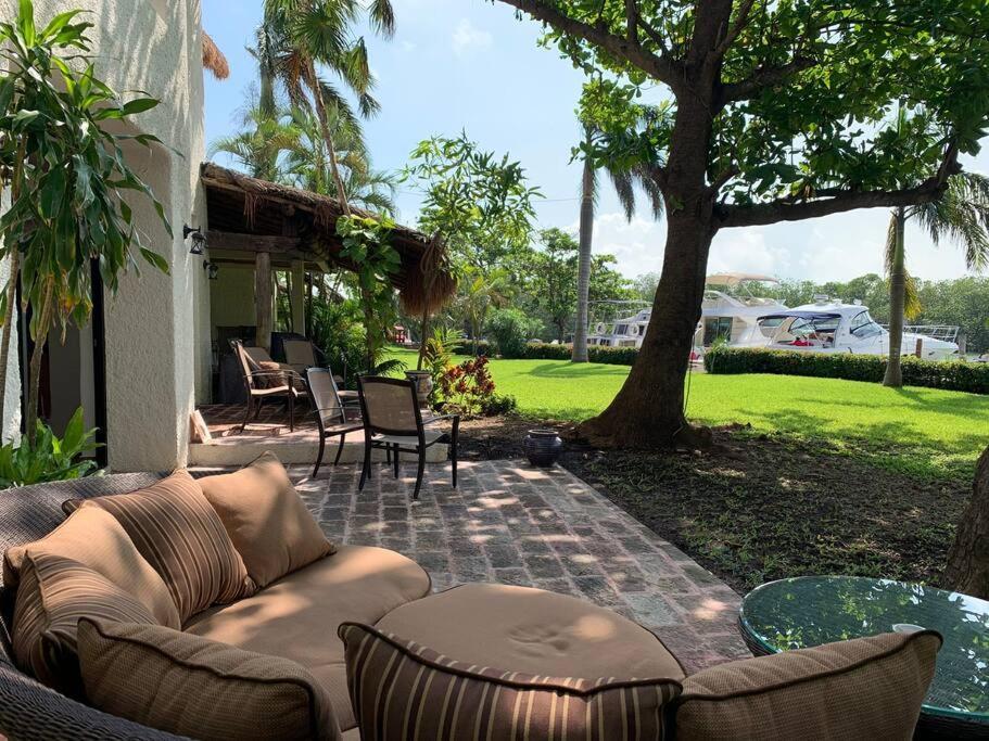 Delightful Waterfront By Casa Paraiso Villa *