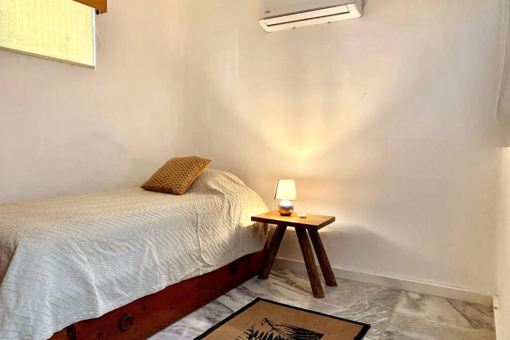 Villa Delightful Waterfront By Casa Paraiso