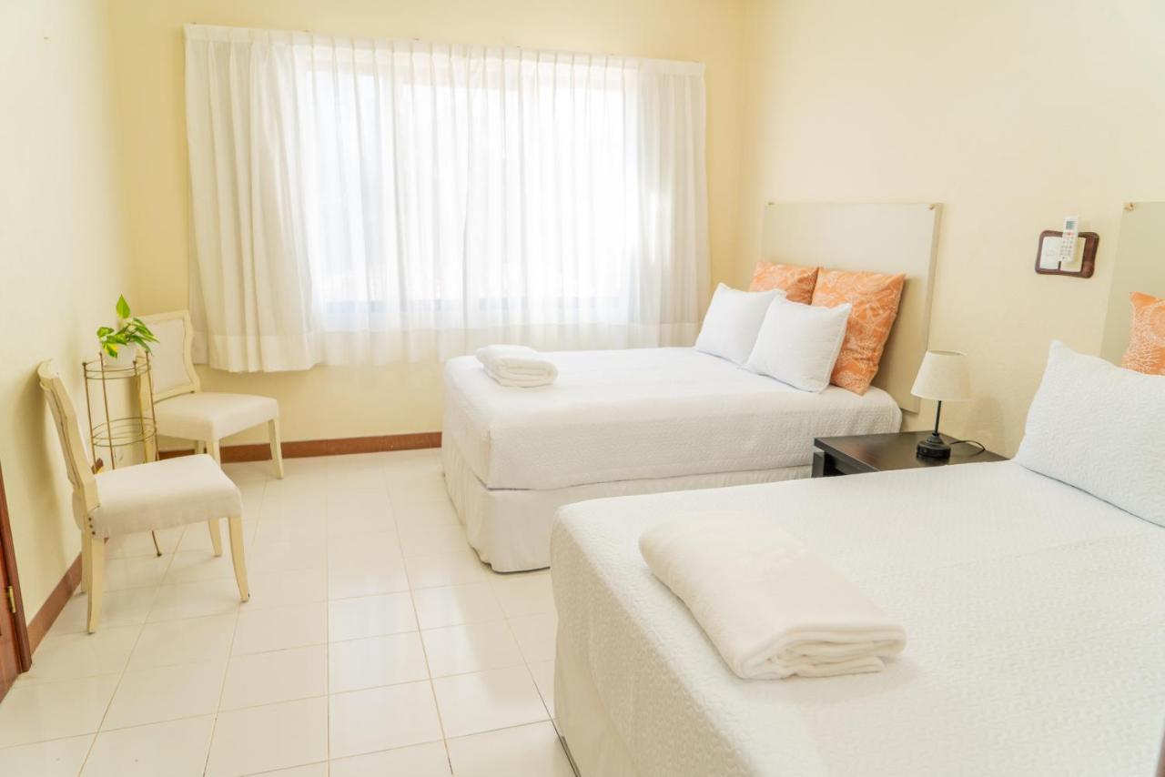 Magnifica Palmeras Luxurious 4 Bedroom 6 Bds 4 Ba Private Pool Lagoon Front Super Fast Wifi