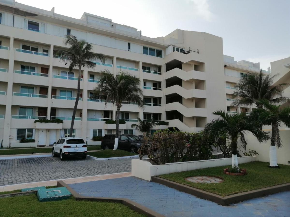 Brisas Beachfront In Zone Apartamento Cancún