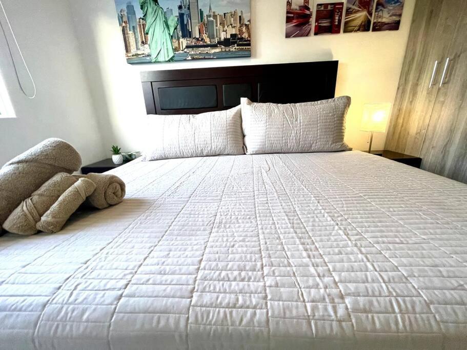 3br Beautiful House With Pool Close To The Beach! Holiday home
