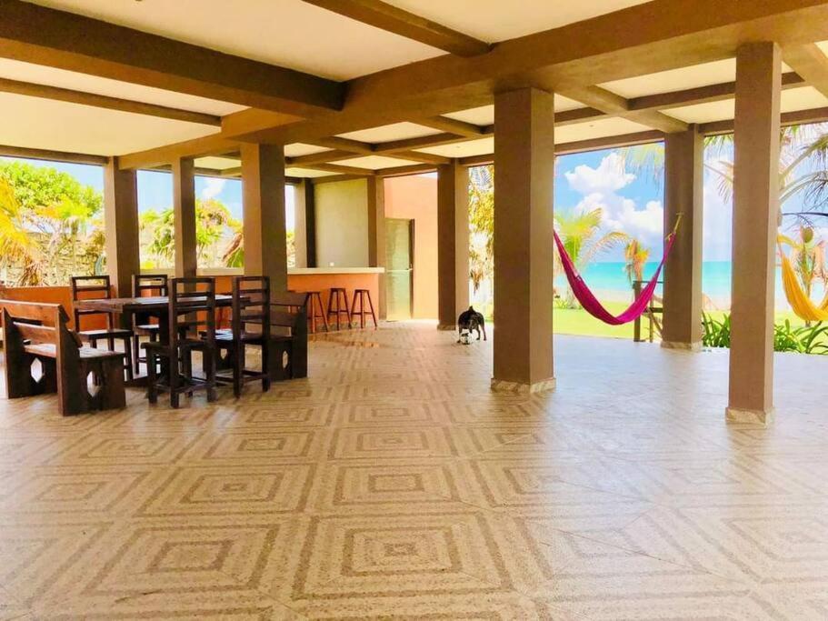 Casa Frente Al Mar Don Cancino *