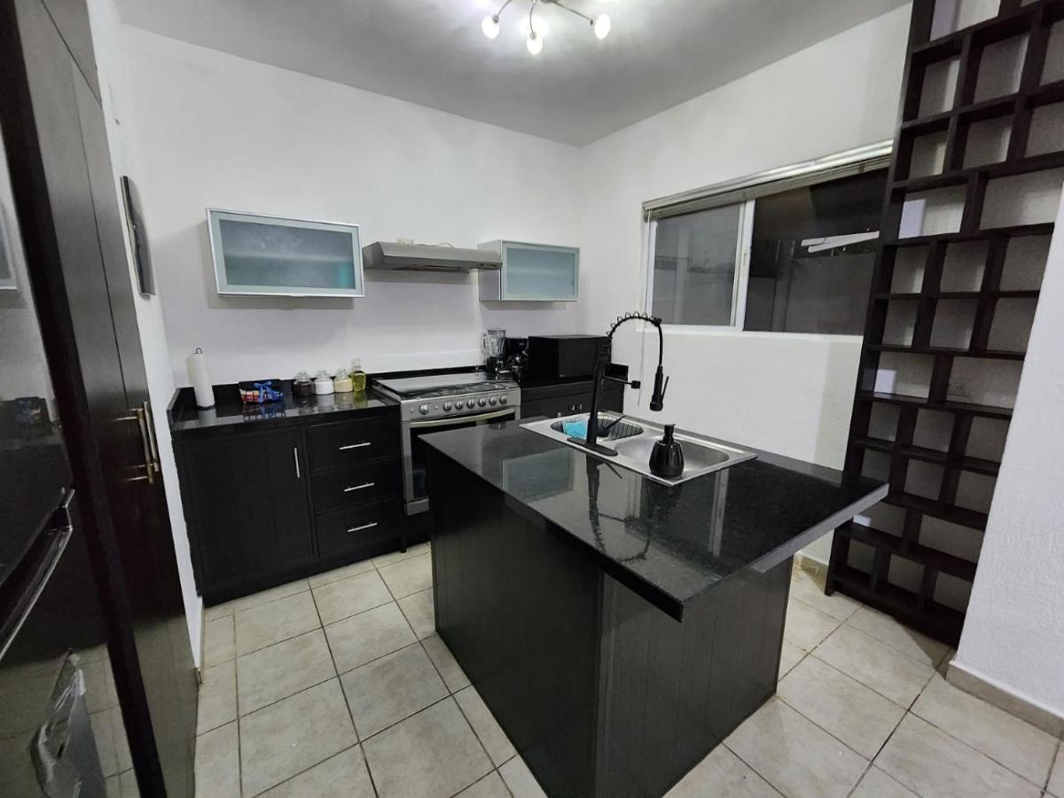 Hermosa Casa En Jardines * Cancún