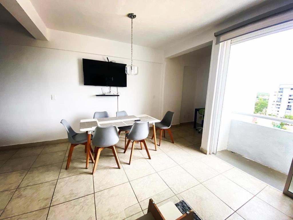 Exclusive Building 6 People 3 Cable Televisions 2 Swimming Pools Balcony, Сasa de vacaciones