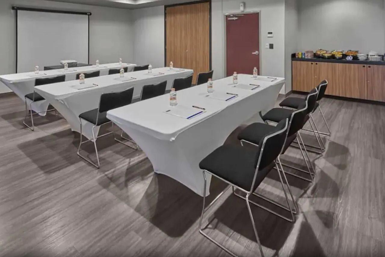 Hotel Express Junior By Marriott 3*
