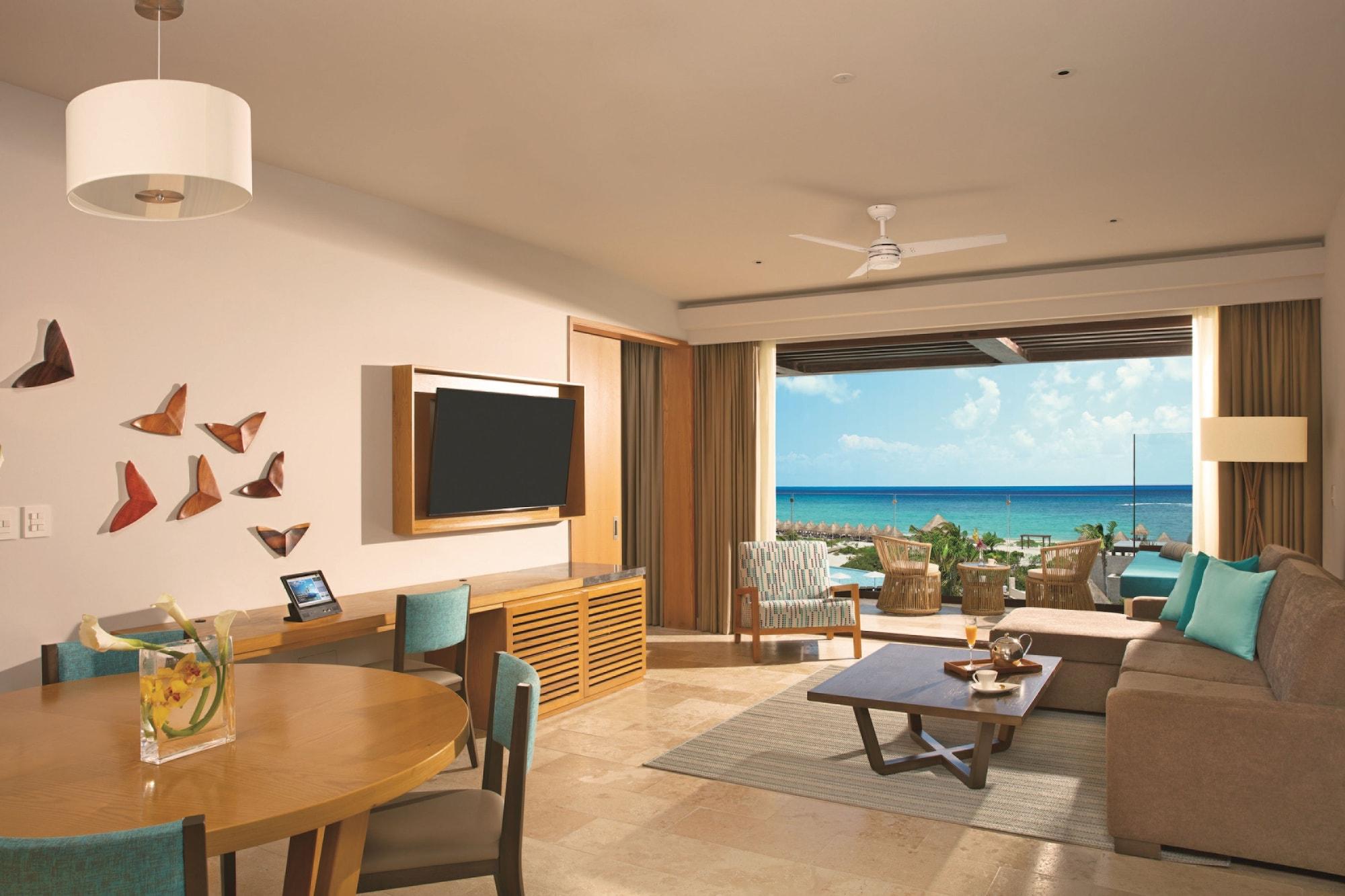 Resort Dreams Playa Mujeres Golf &