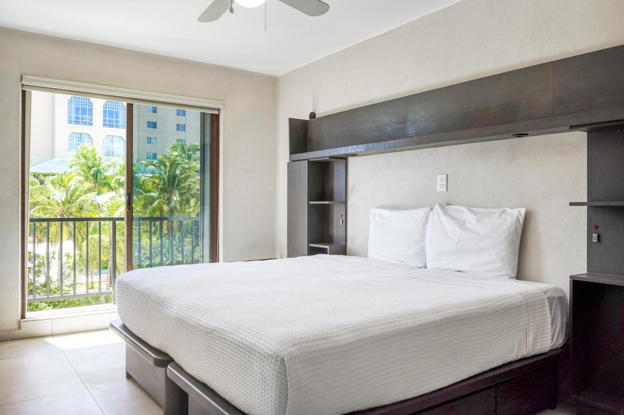 Residencial Cascadas, House # 9 * Cancún