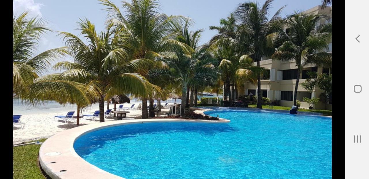 Beachfront 417 Cancún