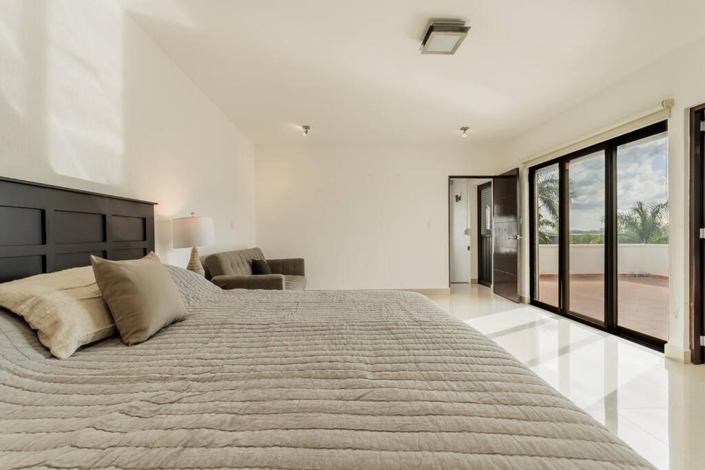 Stylish Lagoon Front By Casa Paraiso Villa *