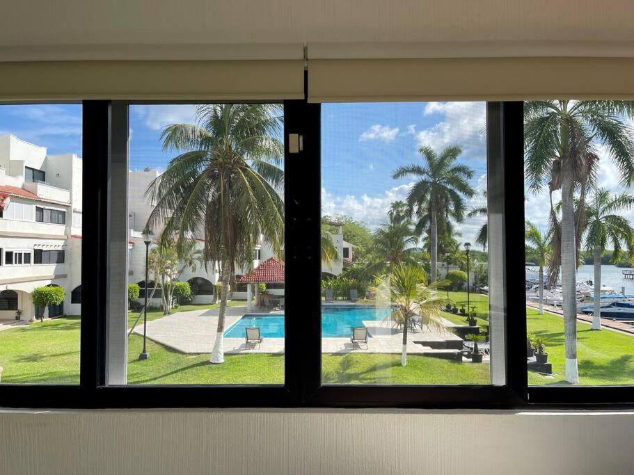 Stylish Lagoon Front By Casa Paraiso *