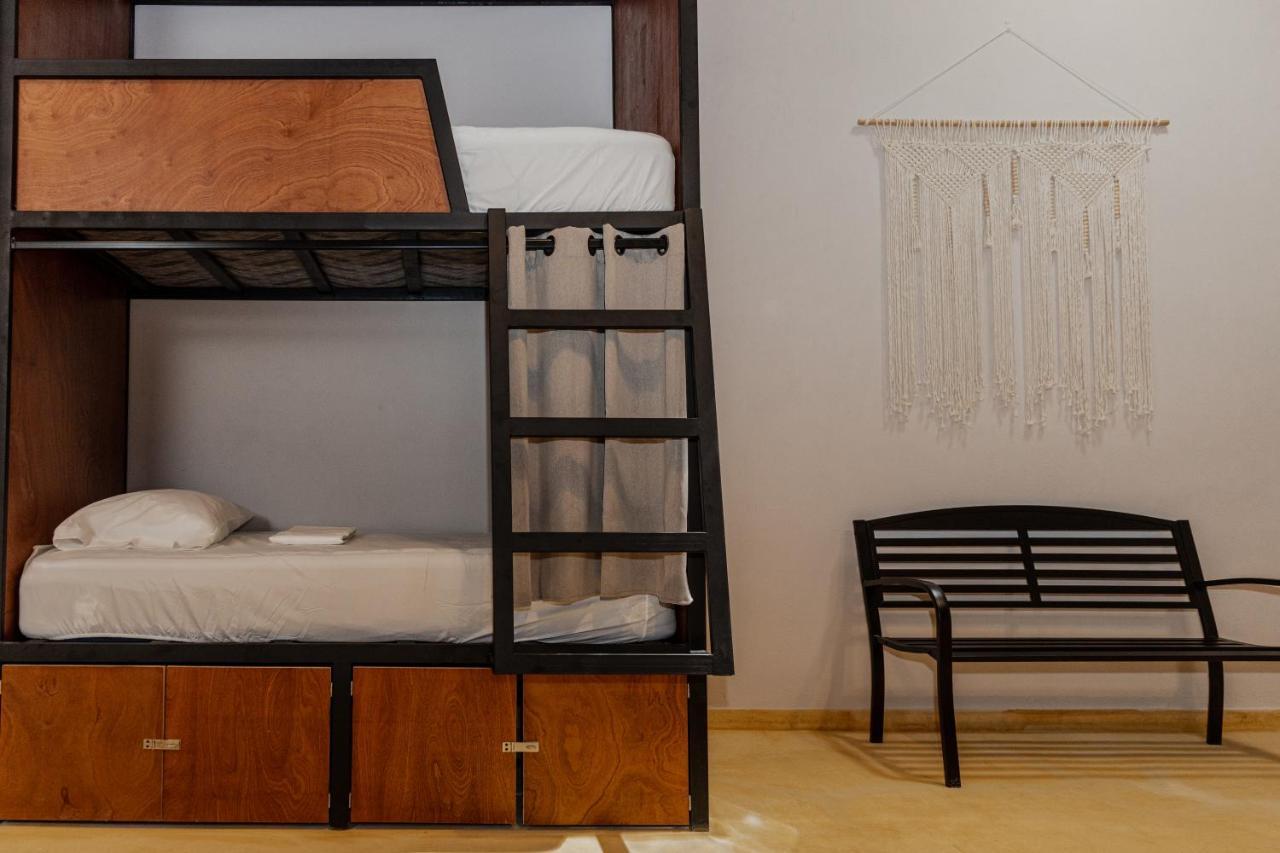 Caleta Rooftop & Pool Hostel Cancun