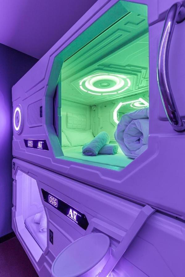 Caps Capsule Capsule hotel Cancun