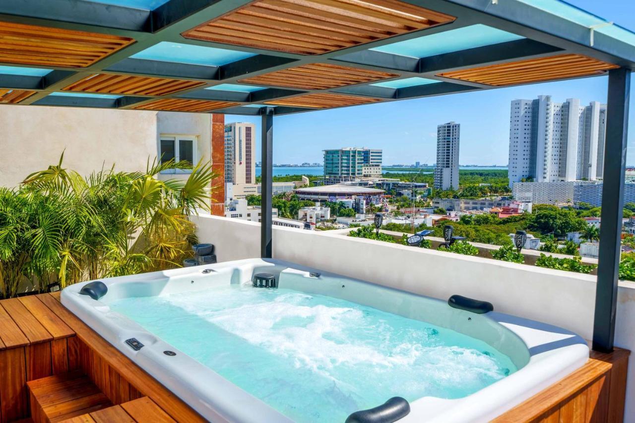 Penthouse With Private Jacuzzi - Three Bedroom Apartamento *
