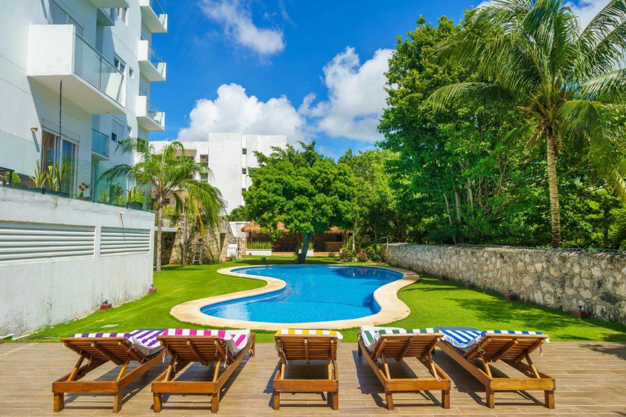 Penthouse With Private Jacuzzi - Three Bedroom *