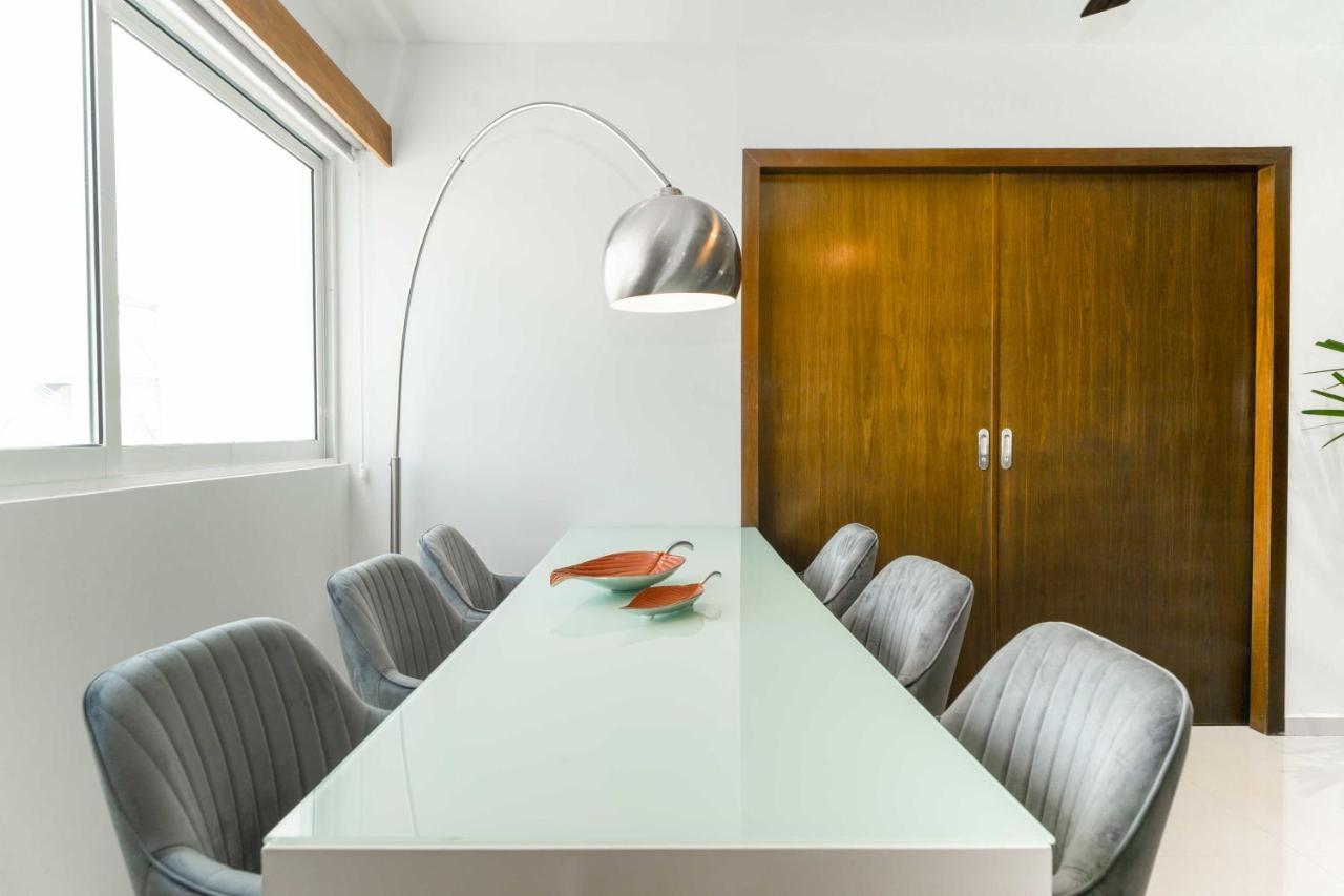 Penthouse With Private Jacuzzi - Three Bedroom Apartamento