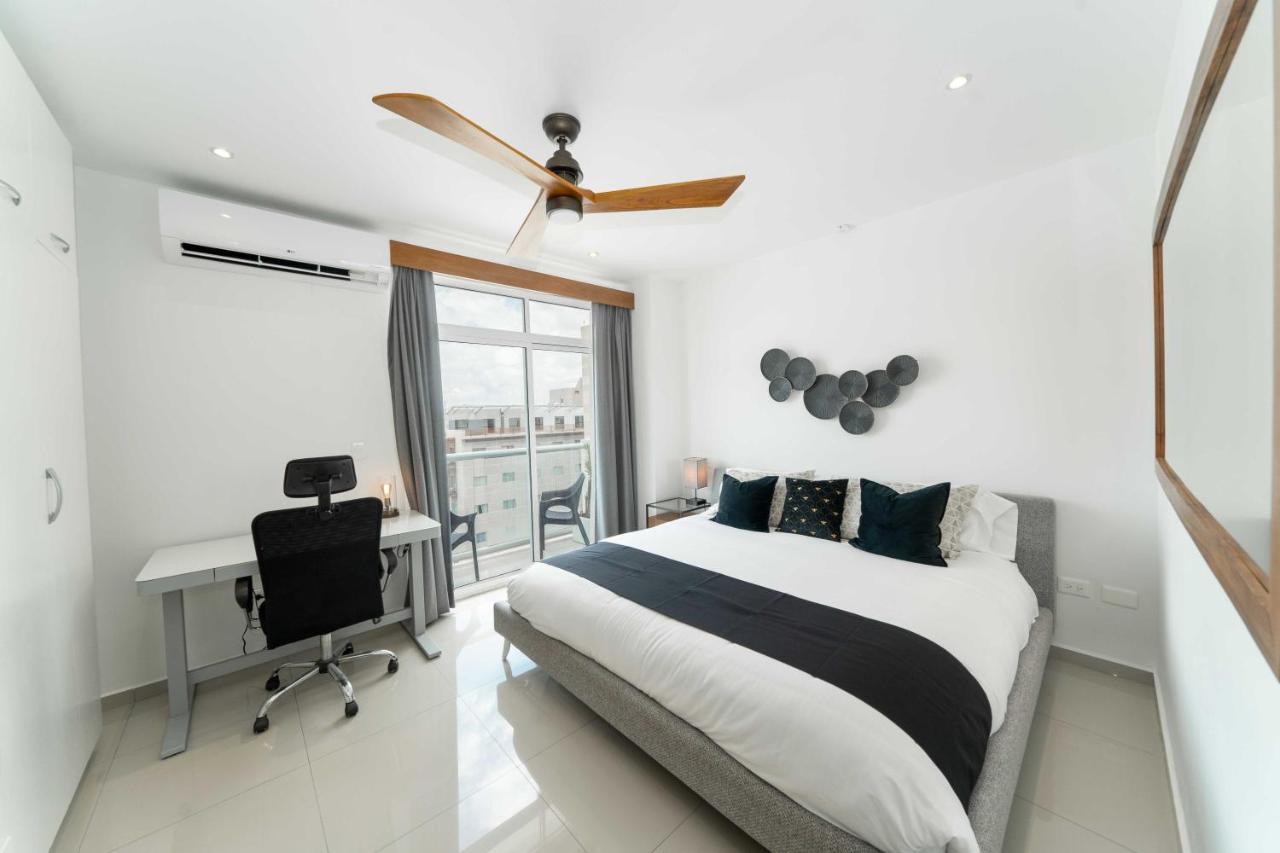 Penthouse With Private Jacuzzi - Three Bedroom Apartamento