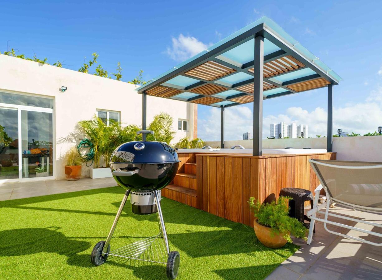Penthouse With Private Jacuzzi - Three Bedroom Cancún