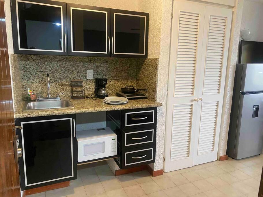 Solymar Studio Apt Beachfront With Sunset Views Cancun
