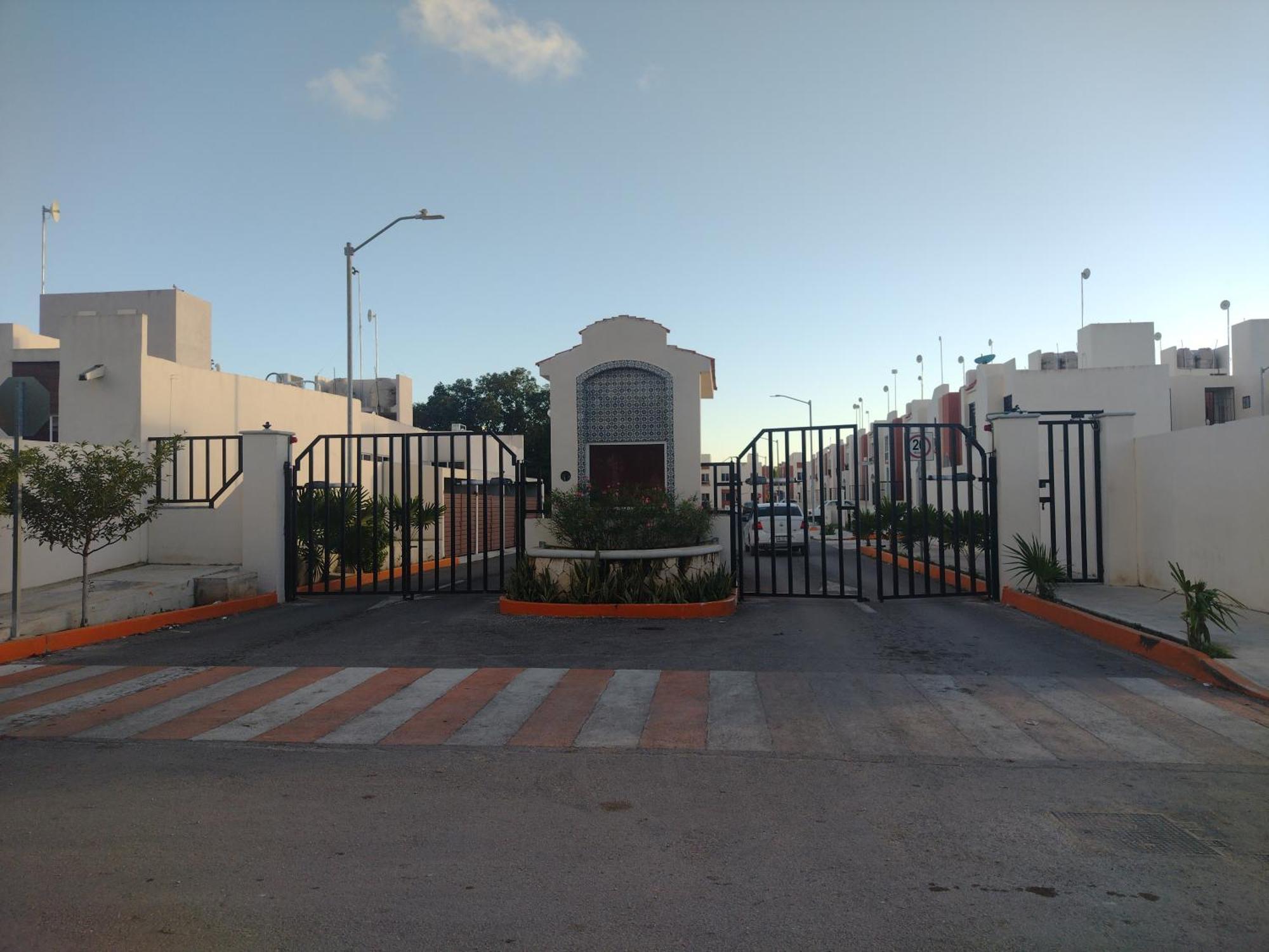 Breezy & Cancunian Apartamento *