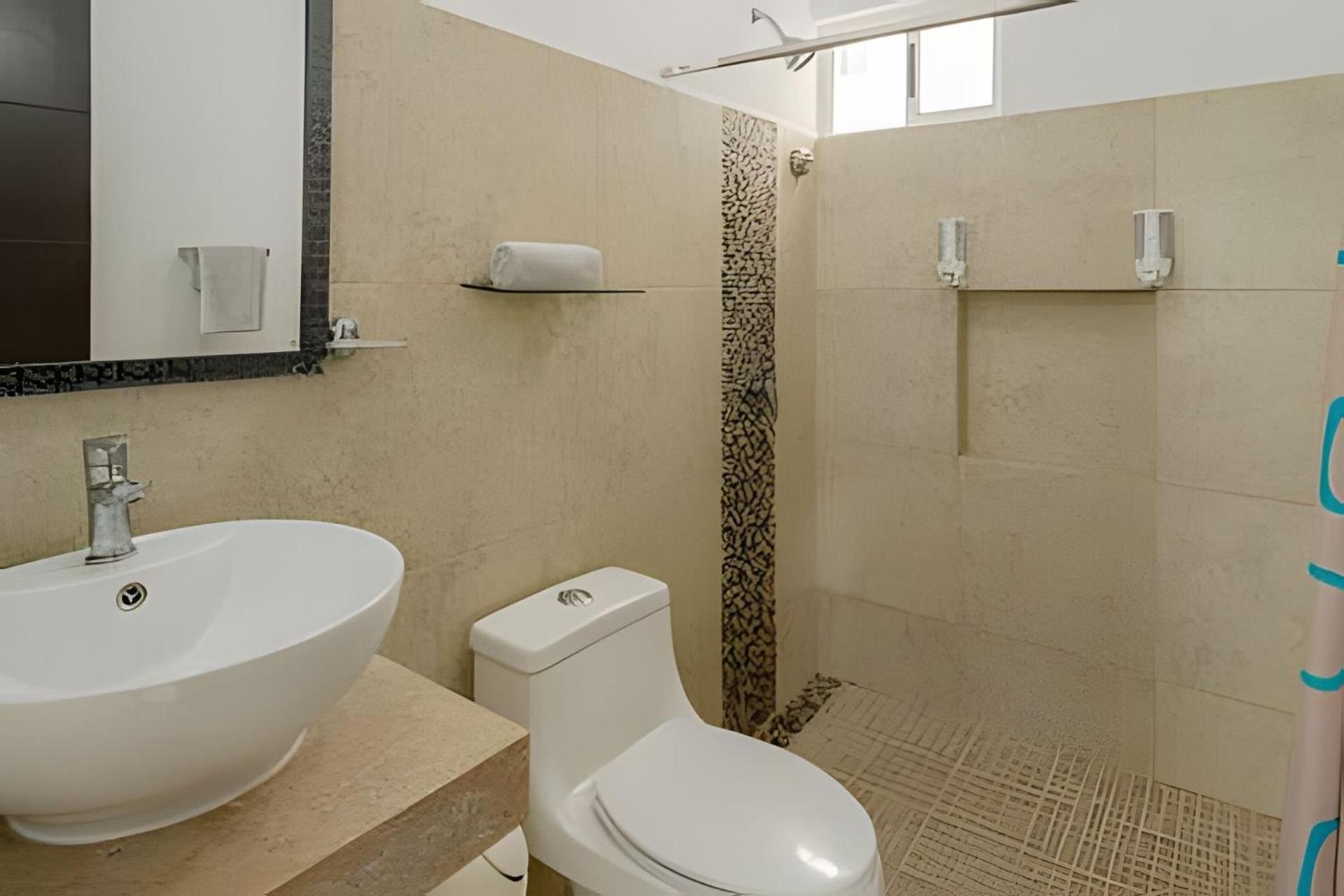 Exclusive Building 6 People 3 Cable Televisions 2 Swimming Pools Balcony, Сasa de vacaciones *