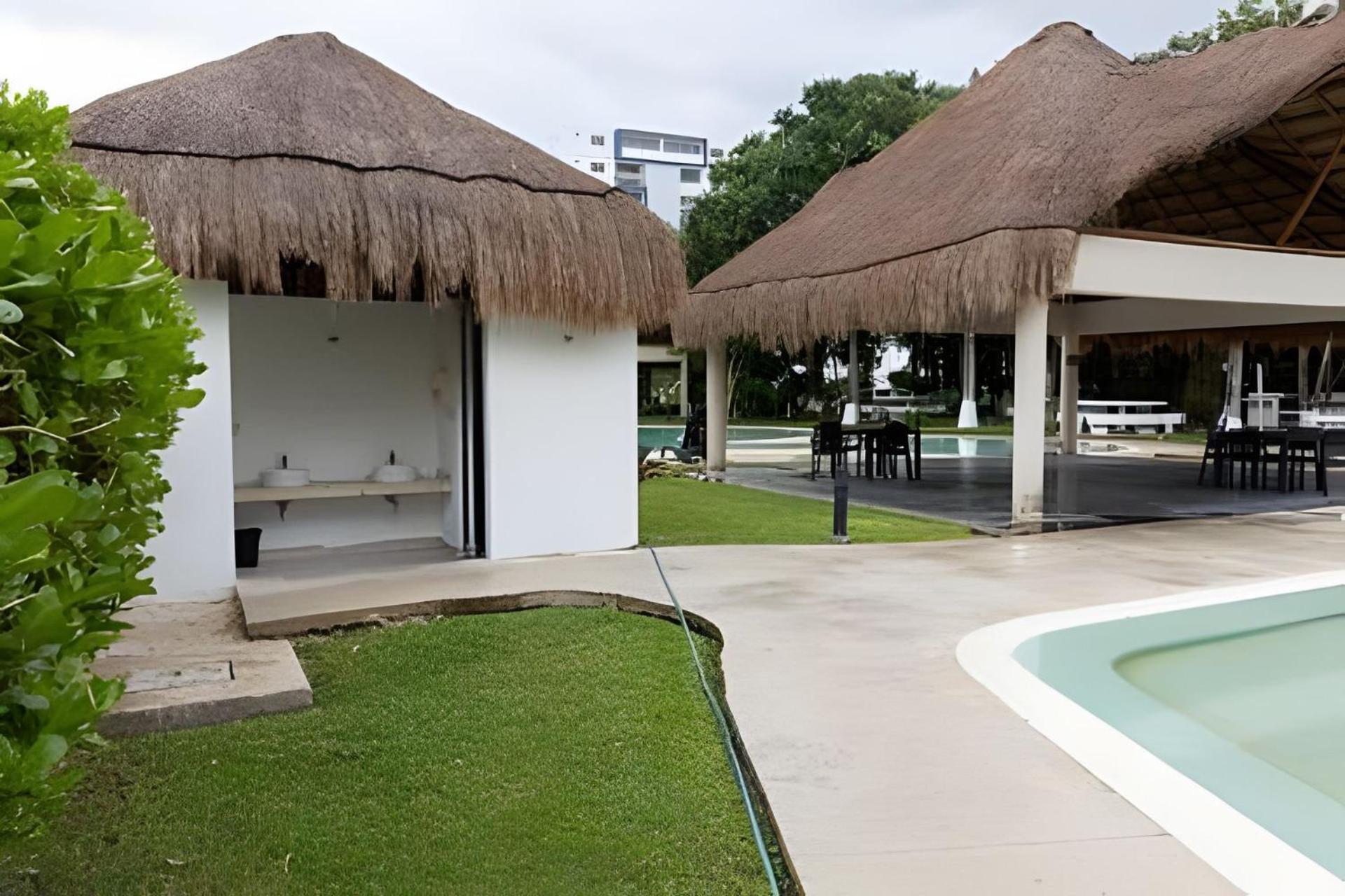 Exclusive Building 6 People 3 Cable Televisions 2 Swimming Pools Balcony, Сasa de vacaciones