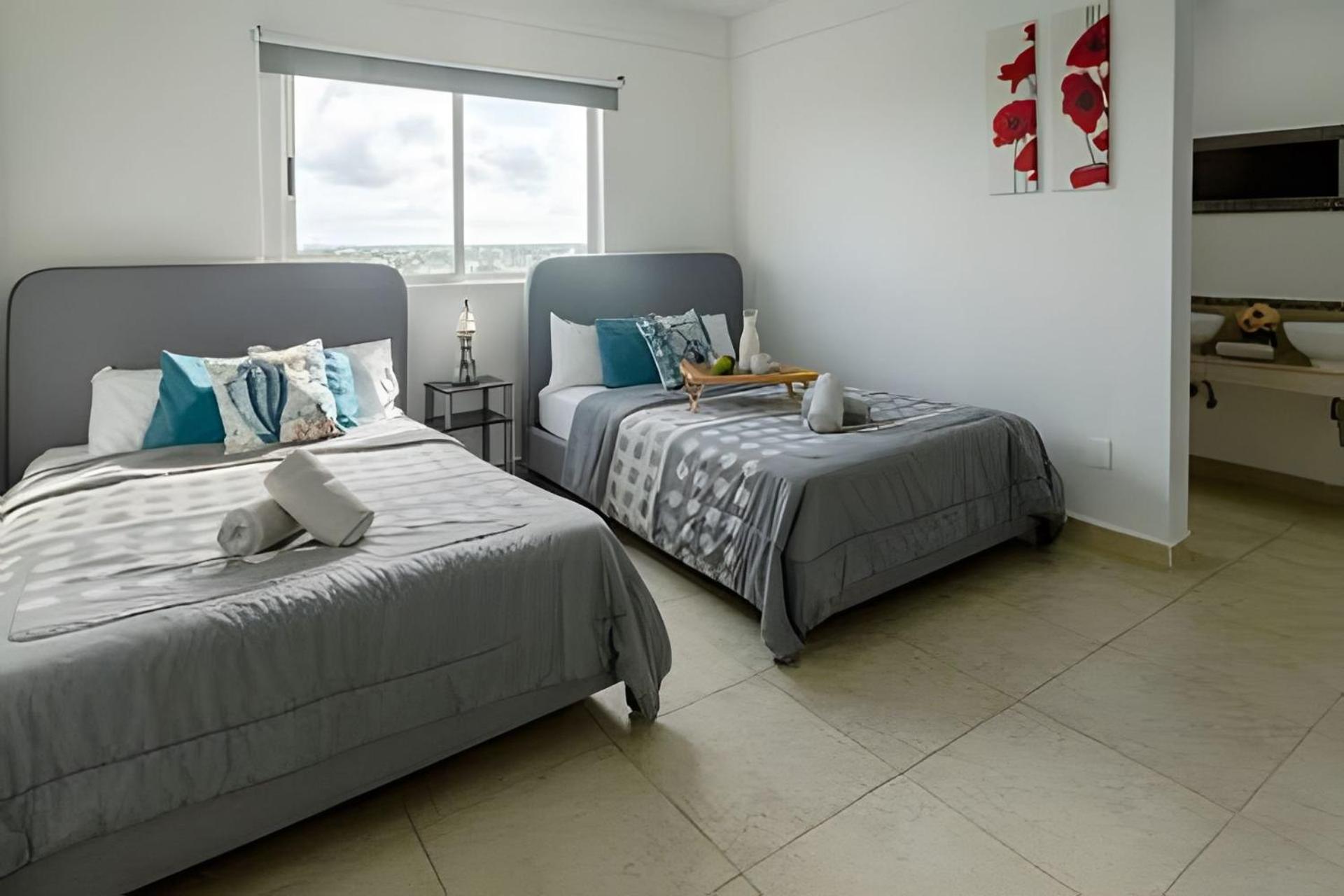 Exclusive Building 6 People 3 Cable Televisions 2 Swimming Pools Balcony,