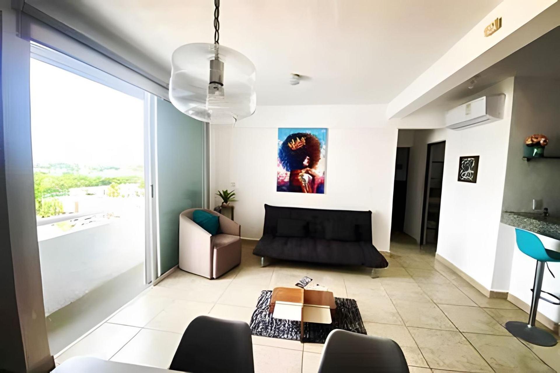 Exclusive Building 6 People 3 Cable Televisions 2 Swimming Pools Balcony, Сasa de vacaciones *