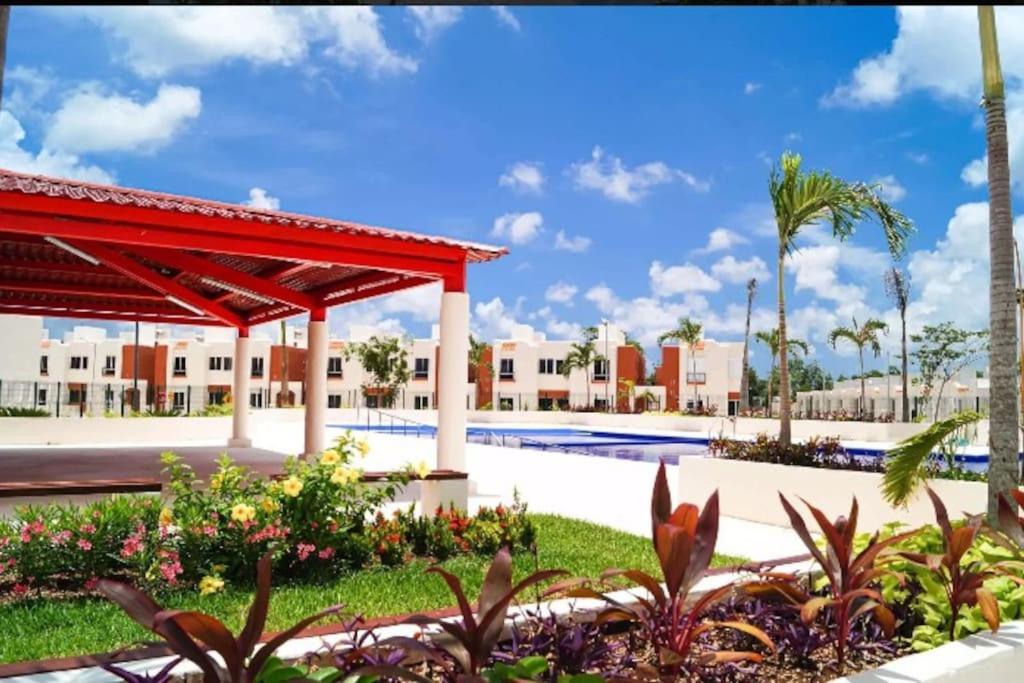 Сasa de vacaciones Family With Pool And Water Park *