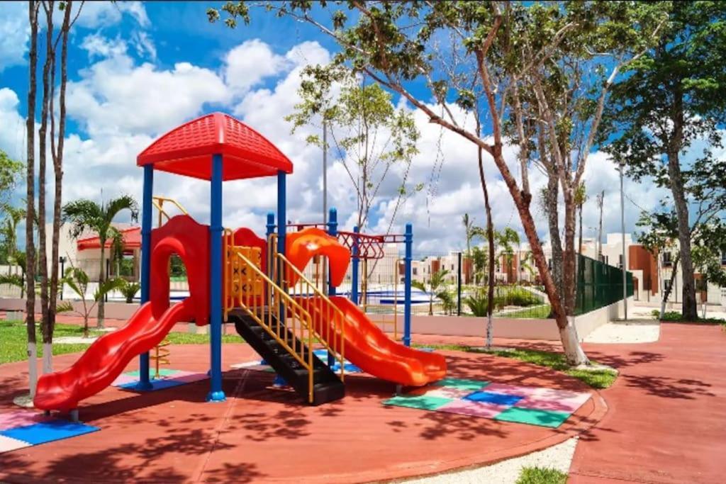 Сasa de vacaciones Family With Pool And Water Park