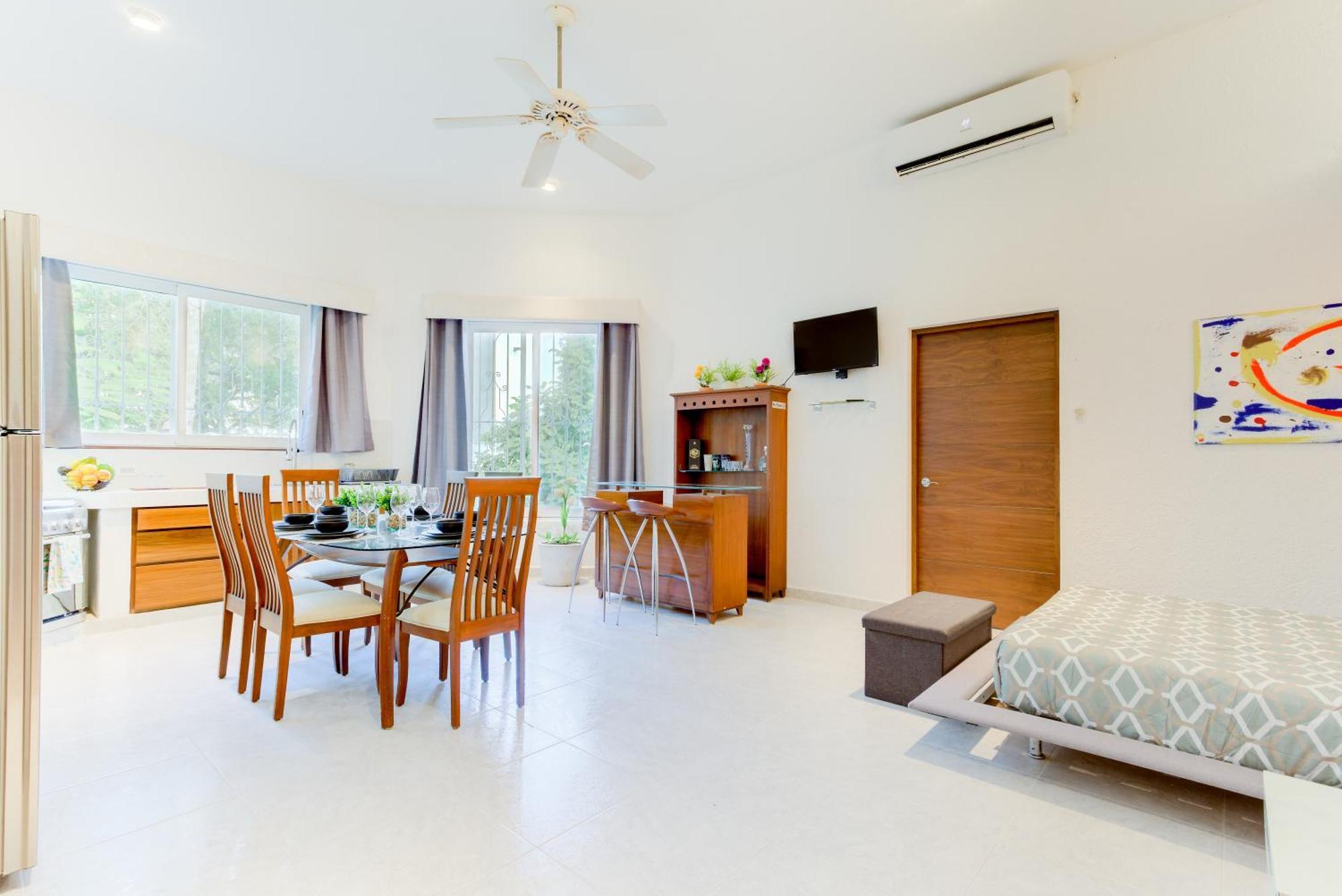 Beautiful Loft W/ Great Location In Cancun's Heart