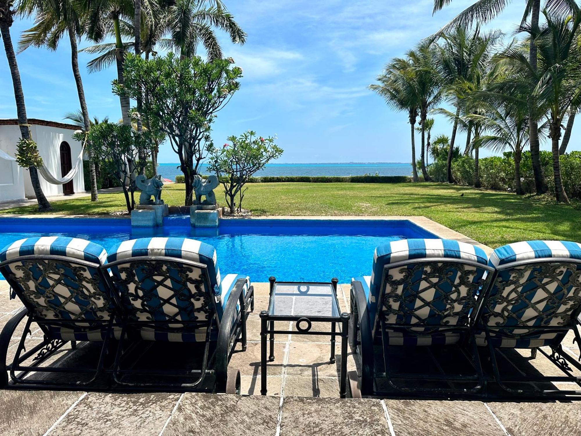 6br Exclusive Beachfront Retreat By Solmar Villa