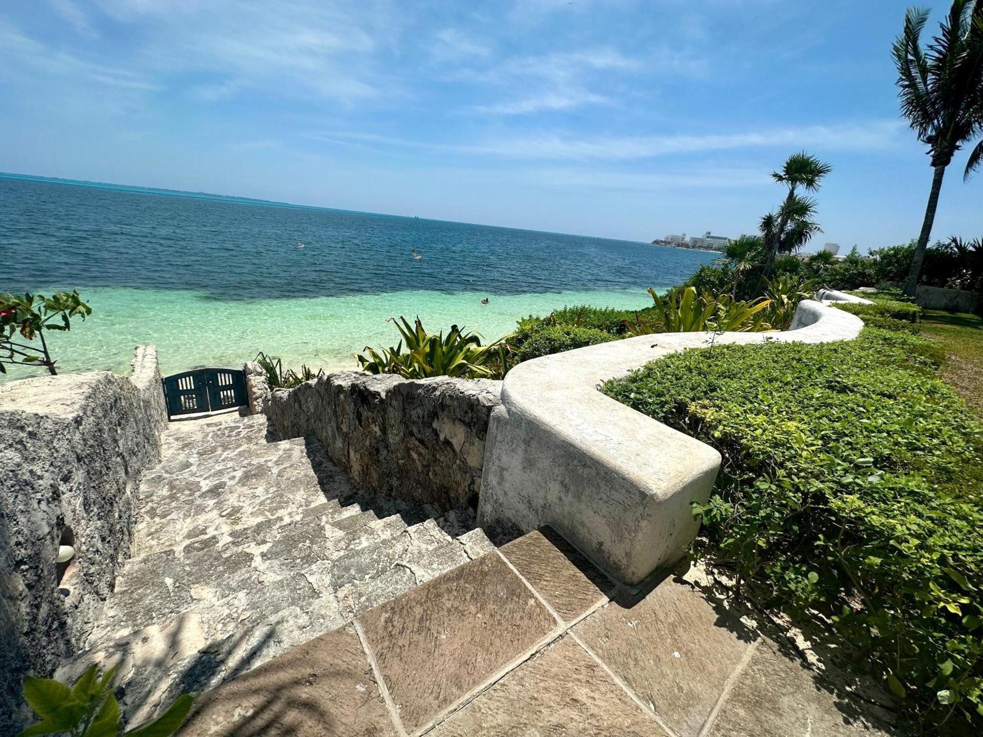 Villa 6br Exclusive Beachfront Retreat By Solmar *