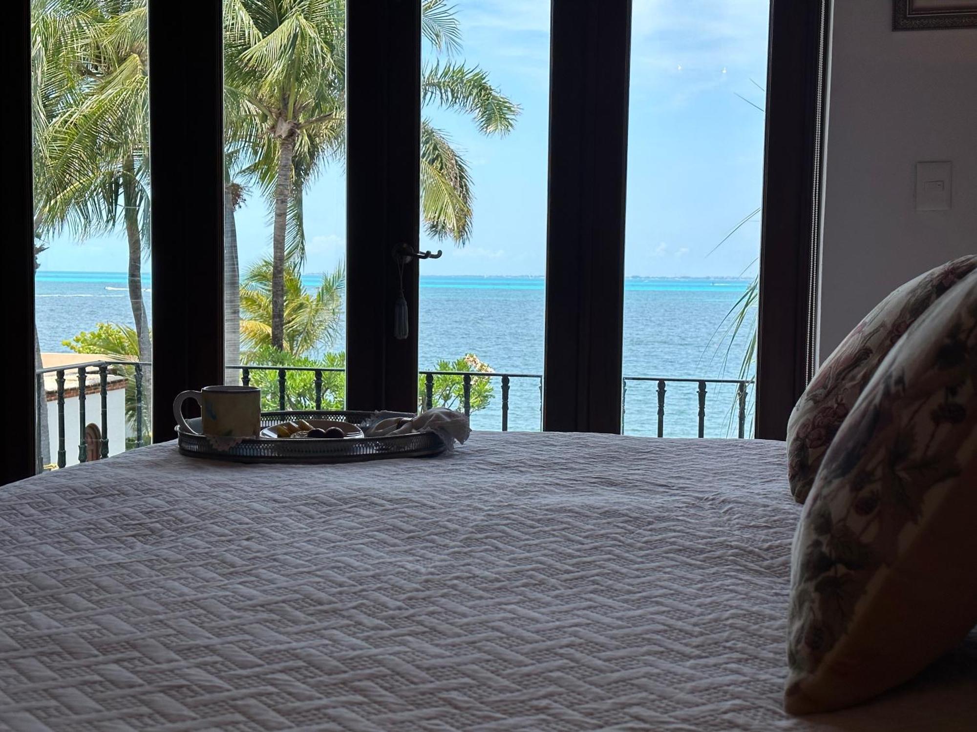 Villa 6br Exclusive Beachfront Retreat By Solmar