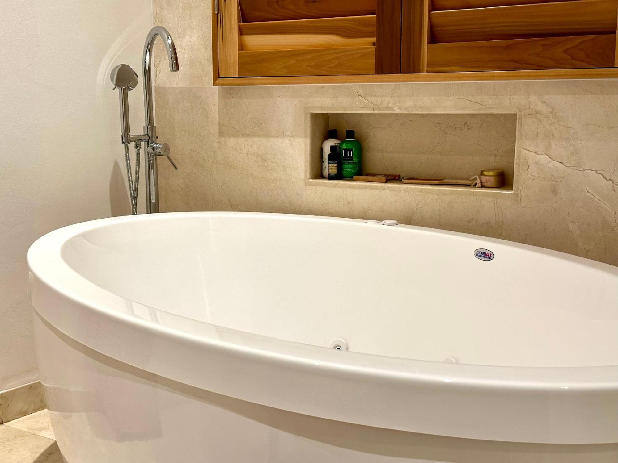 Villa 4br Lakefront With Private Pool By Solmar Cancún