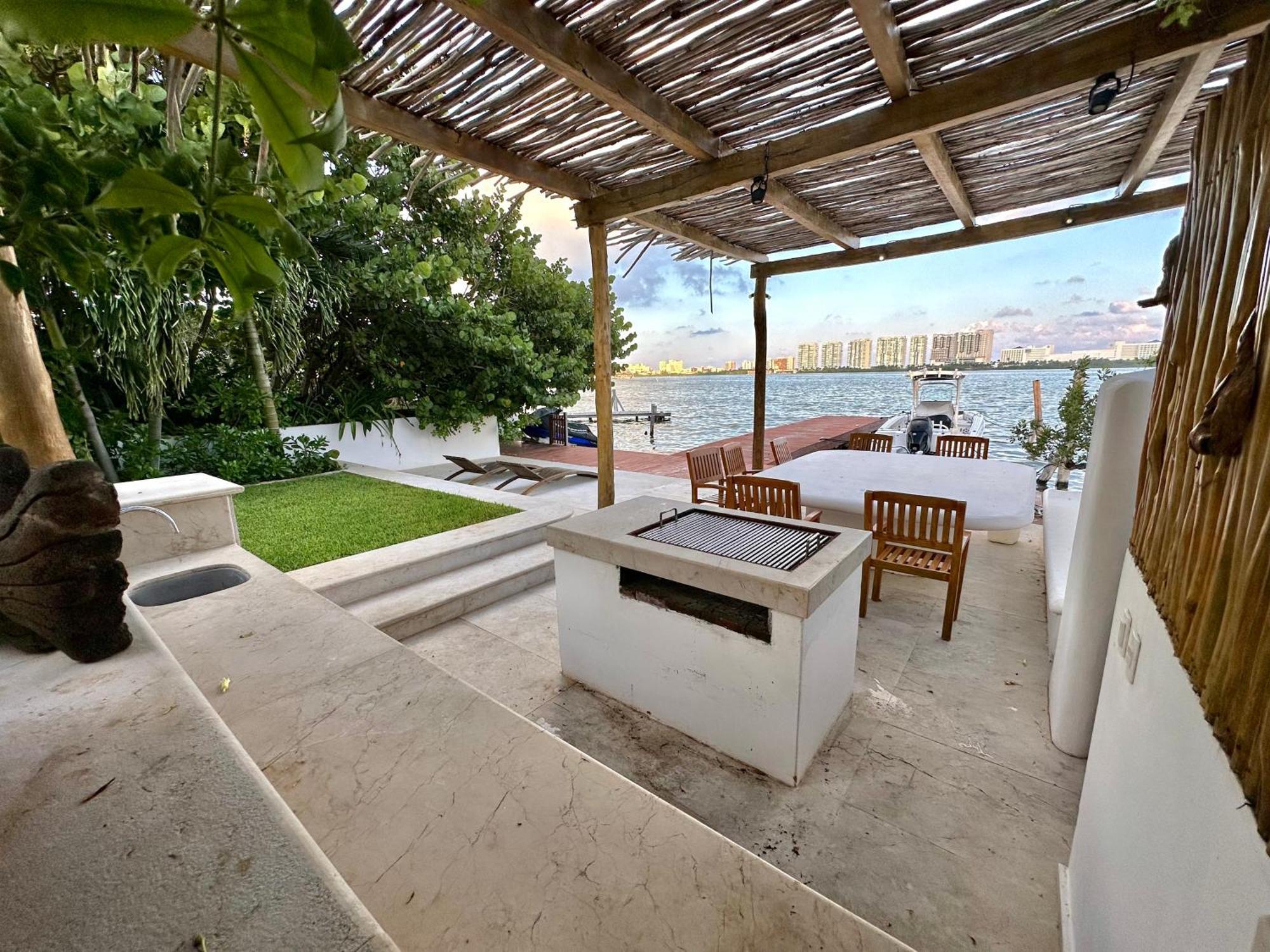 4br Lakefront With Private Pool By Solmar *