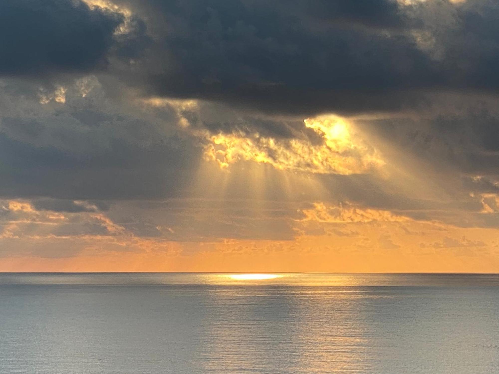 Solymar Studio Apt Beachfront With Sunset Views Cancun