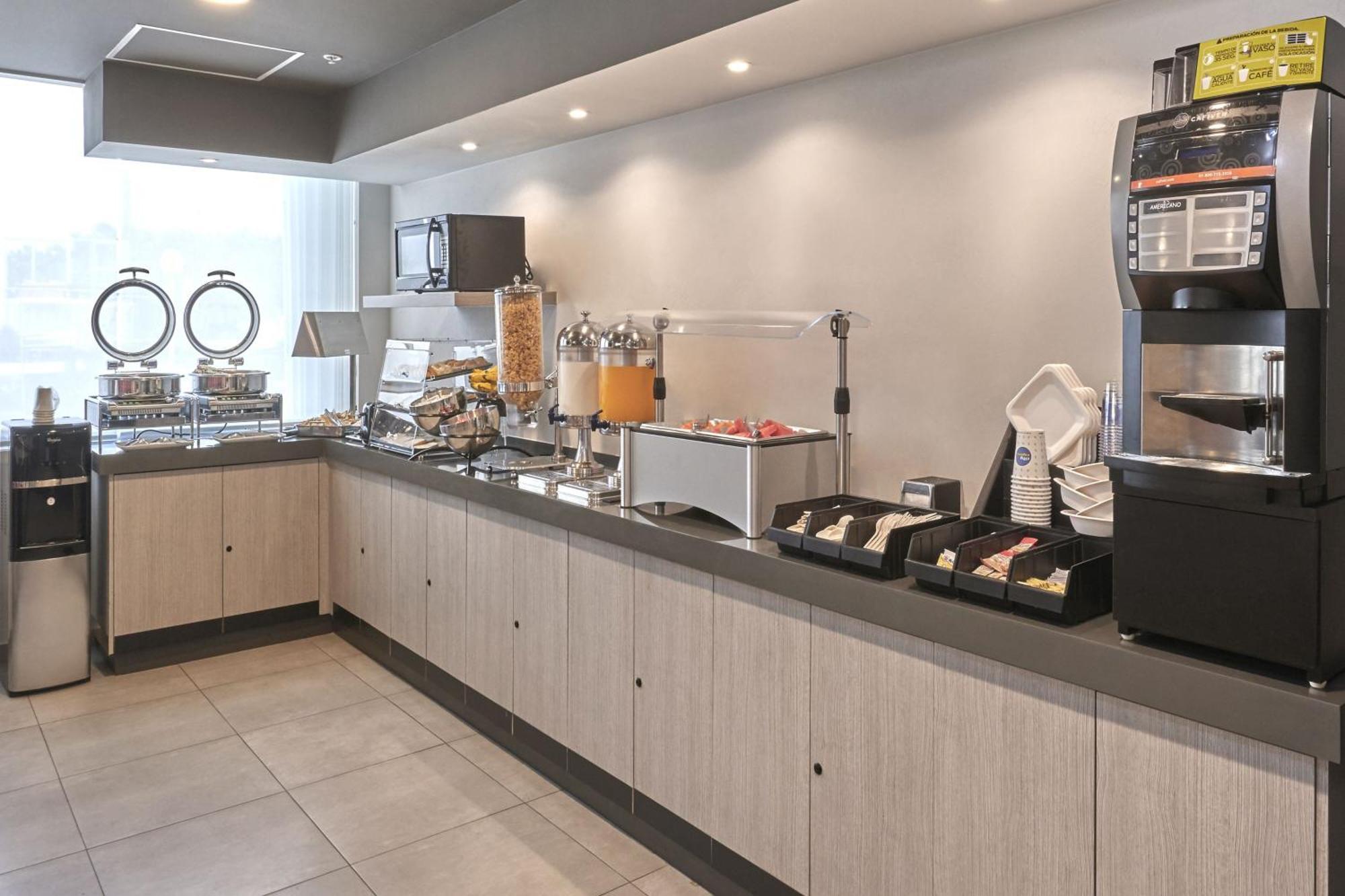Express Junior By Marriott Cancún