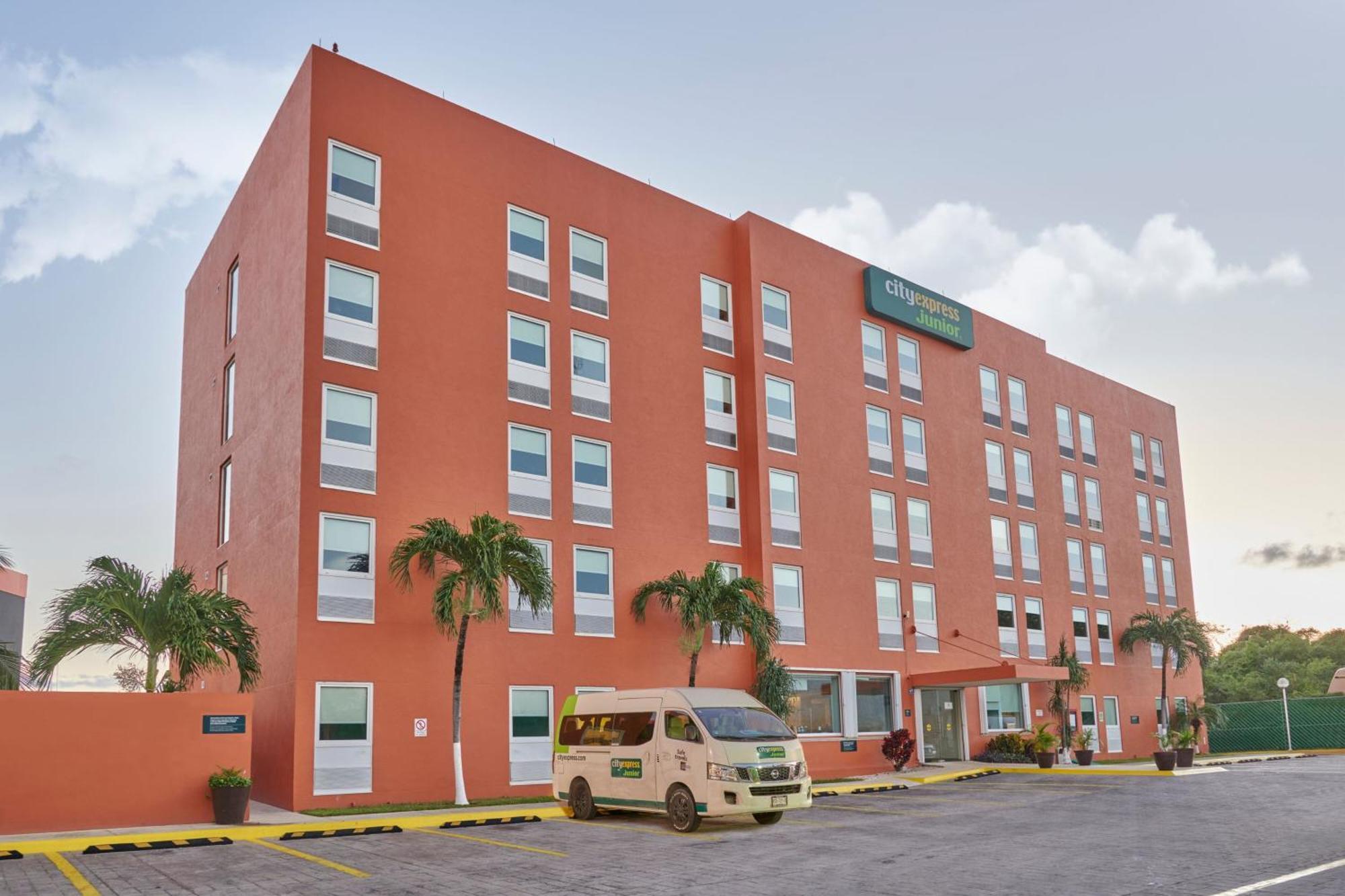 Hotel Express Junior By Marriott 3*