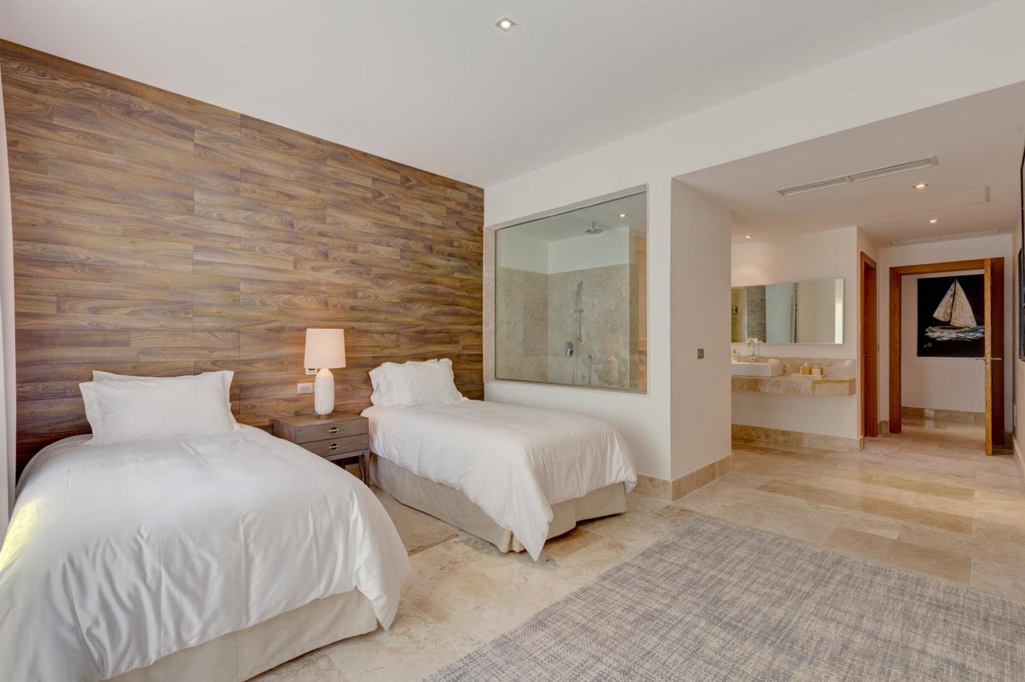 Beach Front Marina & Golf Luxe Playa Mujeres Apartamento Cancún