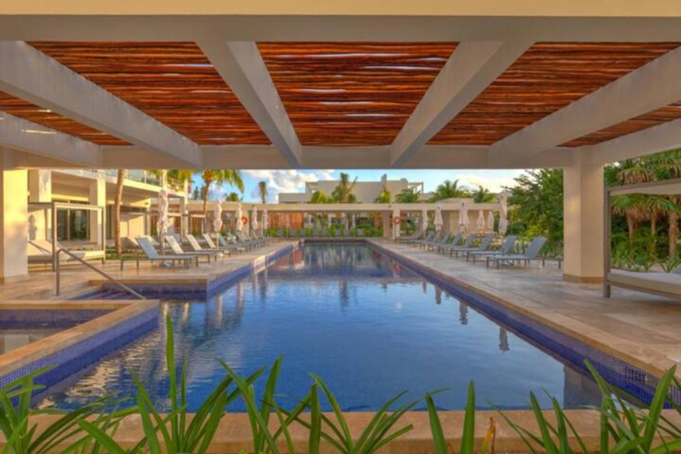 Beach Front Marina & Golf Luxe Playa Mujeres Apartamento Cancún