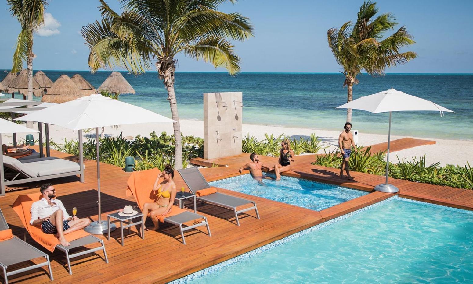 Beach Front Marina & Golf Luxe Playa Mujeres Apartamento