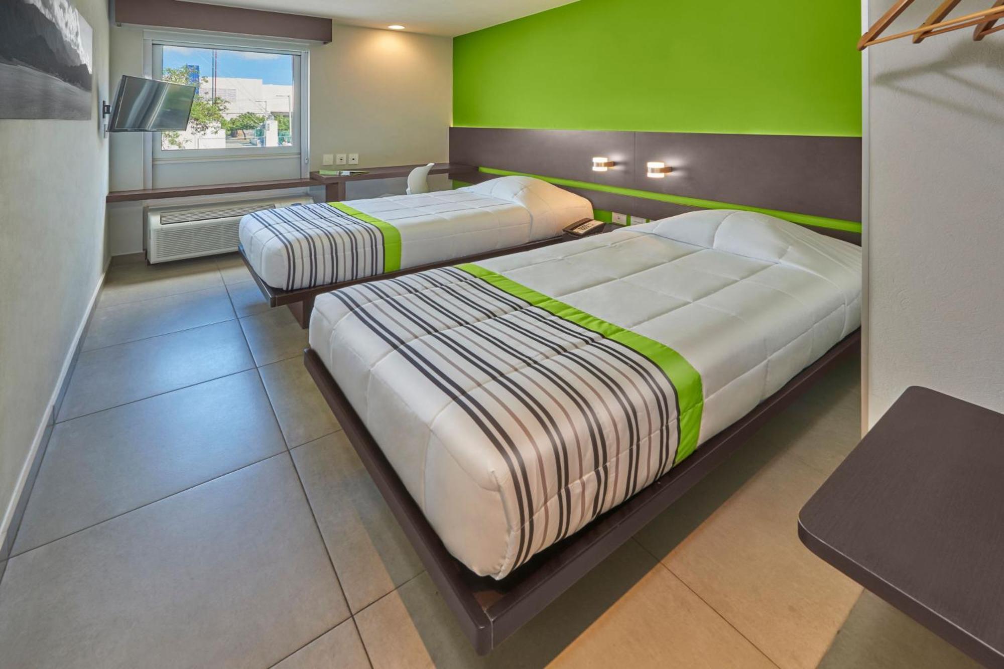 Hotel Express Junior By Marriott Cancún